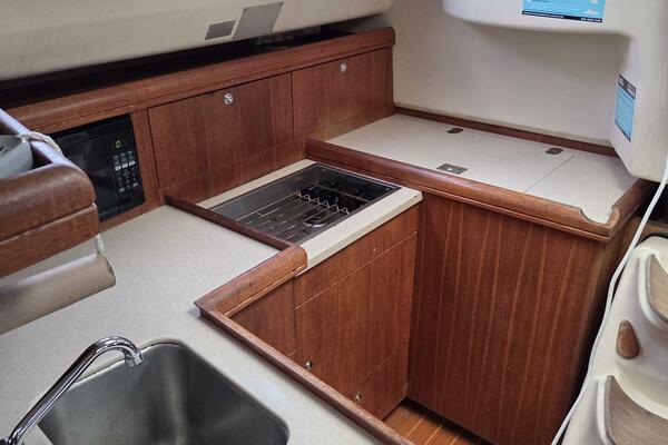 Endeavour 32ft Hunter Yacht For Sale