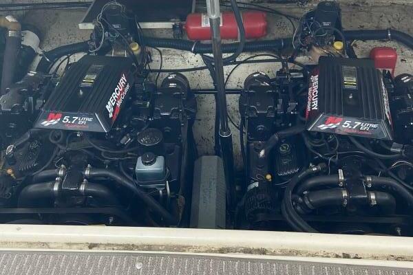 34ft Rinker Yacht For Sale