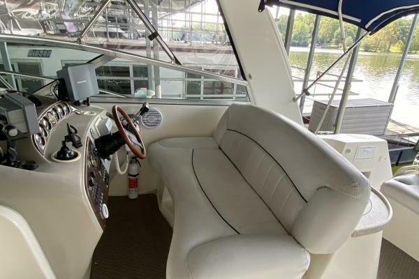 34ft Rinker Yacht For Sale