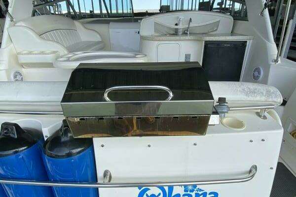 Photo of the 2000 Rinker 