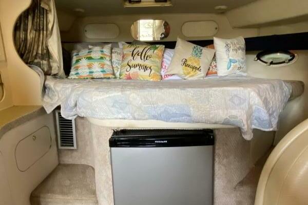 34ft Rinker Yacht For Sale