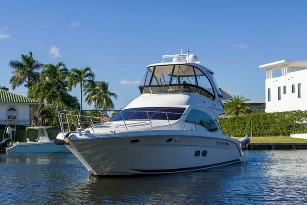 2013 Sea Ray 520 Sedan Bridge