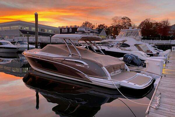 35-ft-Formula-2017-350 CBR- Cos Cob Connecticut United States  yacht for sale