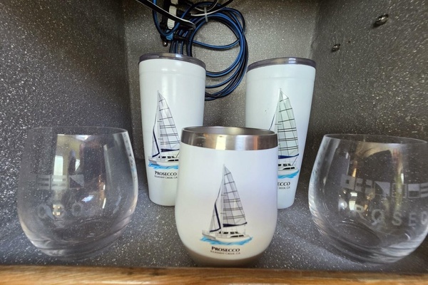 Prosecco 33ft Seawind Yacht For Sale