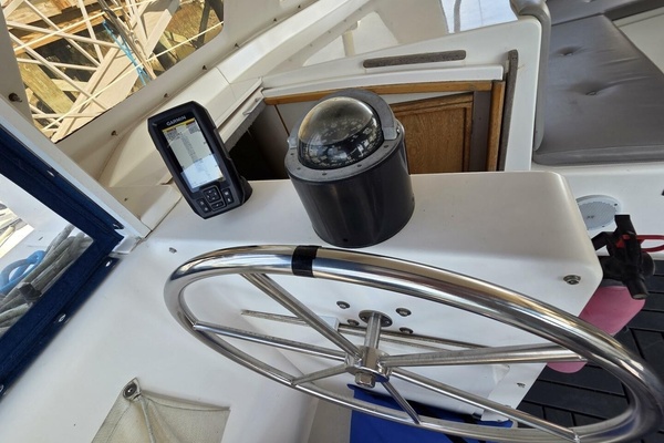 Prosecco 33ft Seawind Yacht For Sale