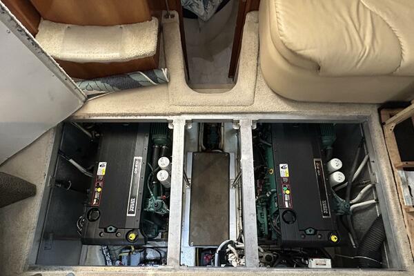 Spirit of Adventure 36ft Carver Yacht For Sale