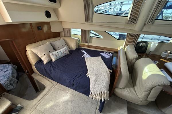 Spirit of Adventure 36ft Carver Yacht For Sale