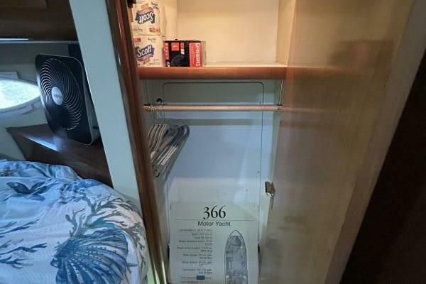 Spirit of Adventure 36ft Carver Yacht For Sale