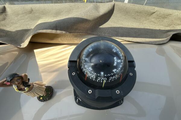 Spirit of Adventure 36ft Carver Yacht For Sale