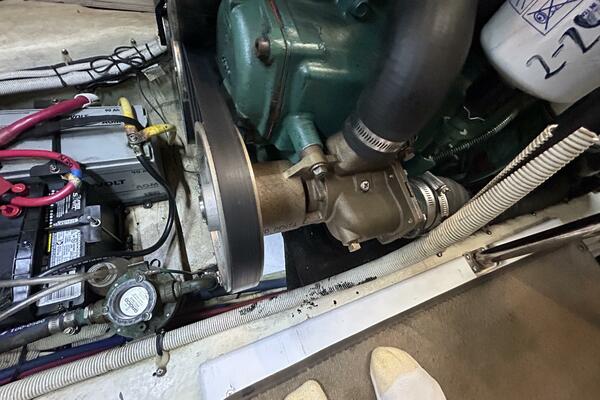 Spirit of Adventure 36ft Carver Yacht For Sale