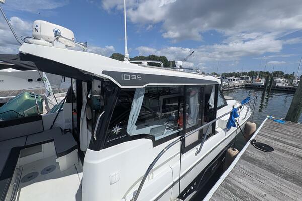 Timeout 34ft Jeanneau Yacht For Sale