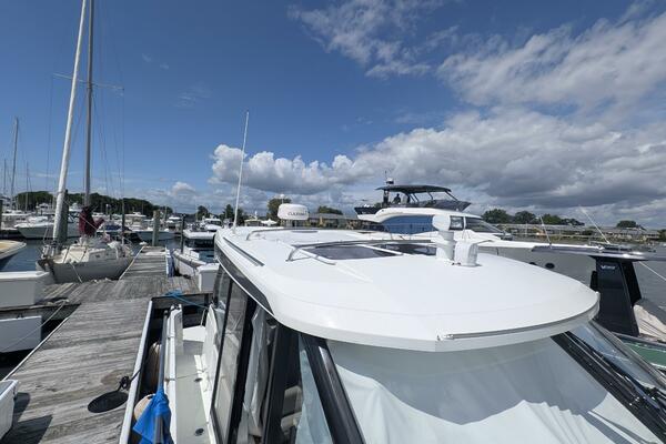 Timeout 34ft Jeanneau Yacht For Sale