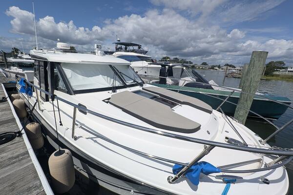 Timeout 34ft Jeanneau Yacht For Sale