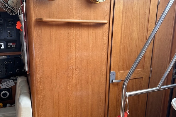 Catalina 470 Yacht For Sale