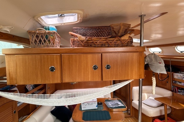 Catalina 470 Yacht For Sale