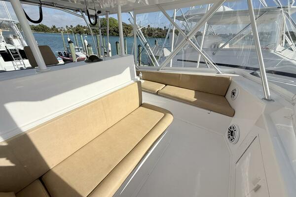 Viking 50 REEL LEGACY - Flybridge Seating