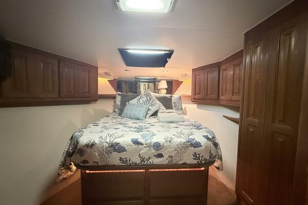 Viking 50 REEL LEGACY - Master Stateroom