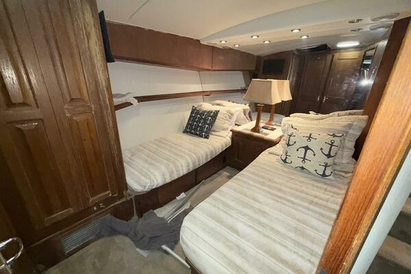 Viking 50 REEL LEGACY - Guest Stateroom