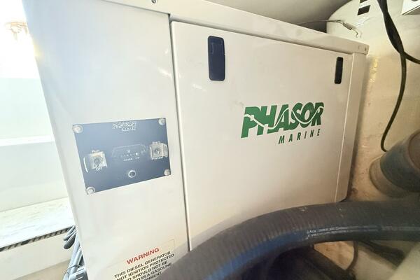 Viking 50 REEL LEGACY - Engine Room