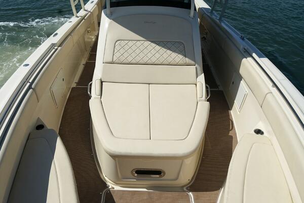 Chris-Craft 34- Catalina Grace- Bow