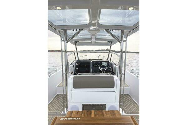 31ft Nimbus Yacht For Sale