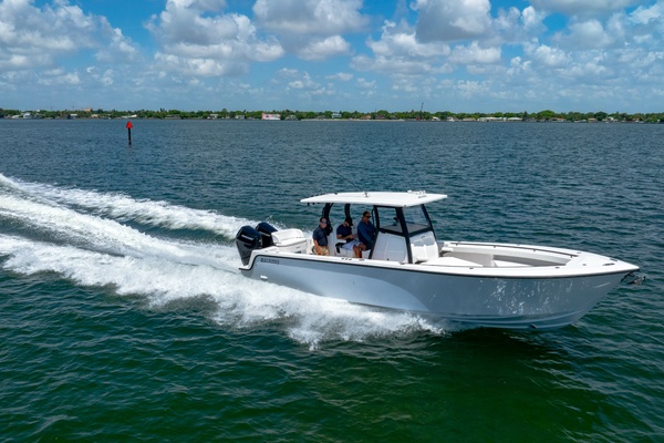 34ft Reef Runner Yacht For Sale