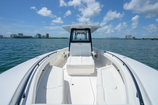 34ft Reef Runner Yacht For Sale
