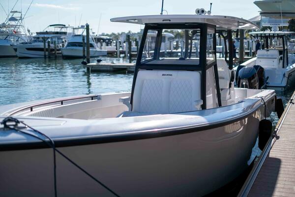 34ft Reef Runner Yacht For Sale