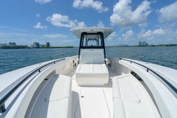 34ft Reef Runner Yacht For Sale