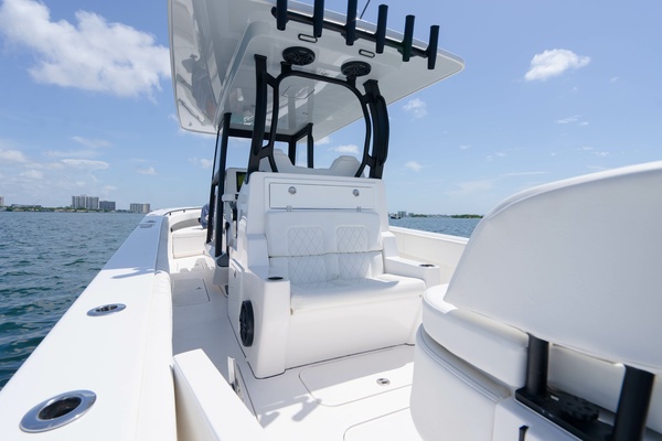 34ft Reef Runner Yacht For Sale