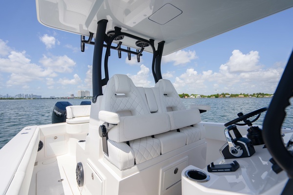 34ft Reef Runner Yacht For Sale