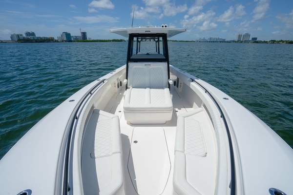 34ft Reef Runner Yacht For Sale
