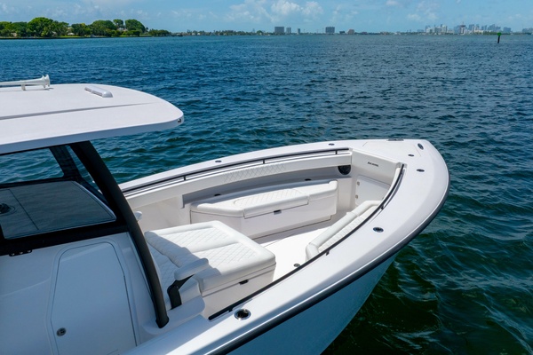 34ft Reef Runner Yacht For Sale