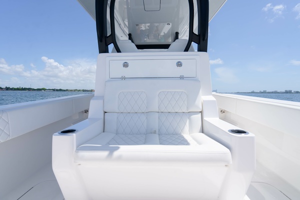 34ft Reef Runner Yacht For Sale