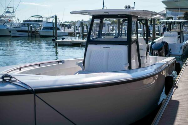 34ft Reef Runner Yacht For Sale