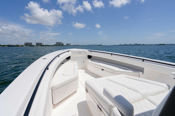 34ft Reef Runner Yacht For Sale