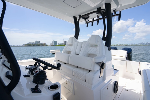 34ft Reef Runner Yacht For Sale