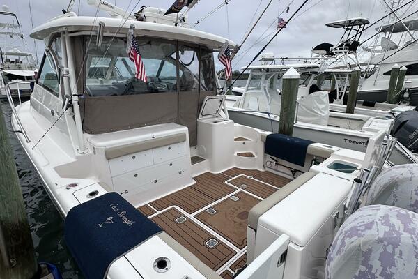 Cast Strength 36ft Pursuit Yacht For Sale