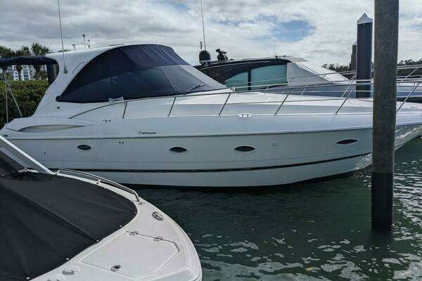 Photo of the 2003 Cruisers Yachts 3970 "Escape Key"