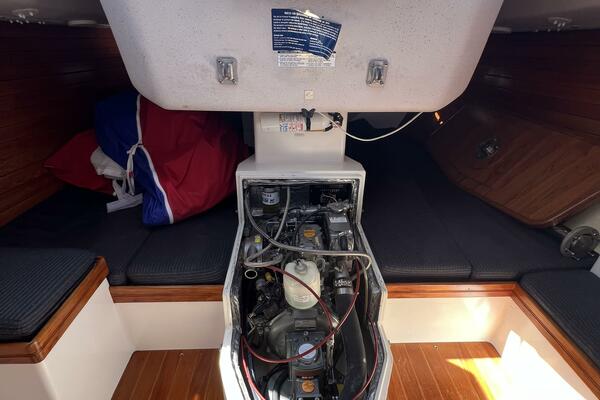 Relentless 31ft Sydney Yacht For Sale