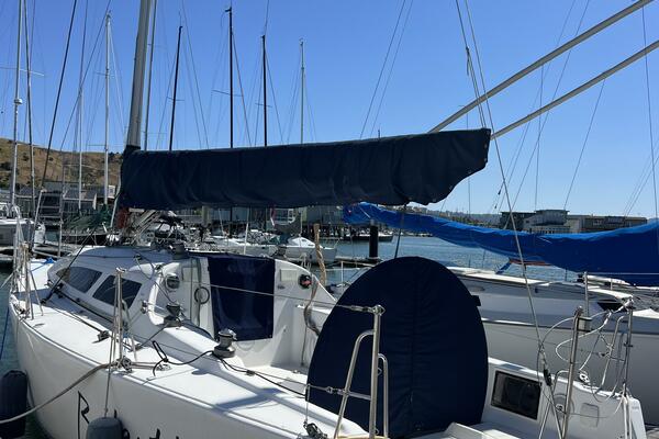 Relentless 31ft Sydney Yacht For Sale