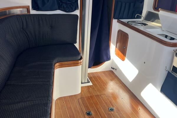 Relentless 31ft Sydney Yacht For Sale