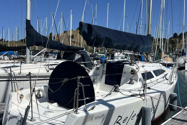 Relentless 31ft Sydney Yacht For Sale