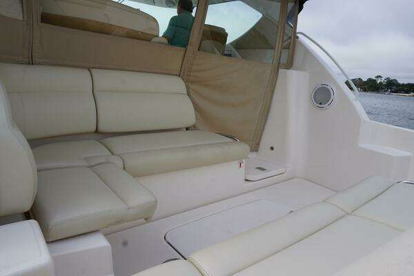 2007 Tiara Yachts 39