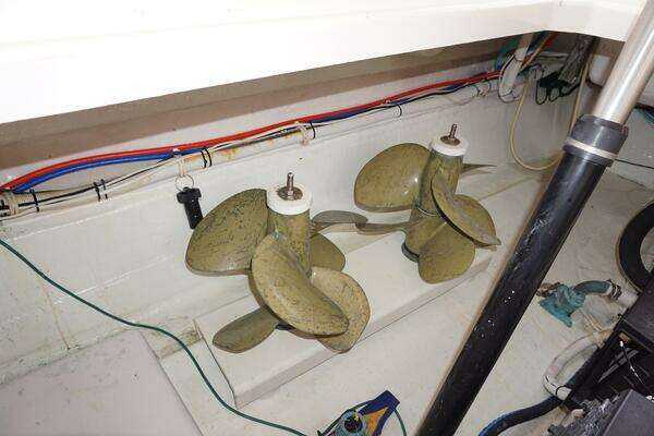 2007 Tiara Yachts 39