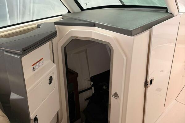 29ft Pursuit Yacht For Sale