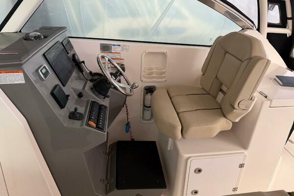 29ft Pursuit Yacht For Sale