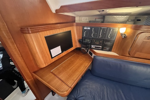 UPBEAT 36ft C amp C Yacht For Sale