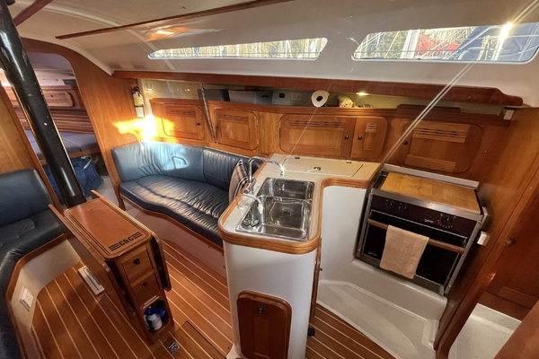 UPBEAT 36ft C amp C Yacht For Sale