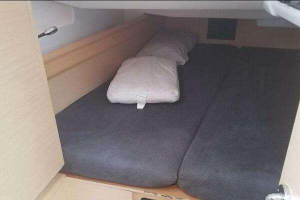 42ft Jeanneau Yacht For Sale